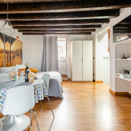 Just Here Apartments - La Mansarda Бари Экстерьер фото